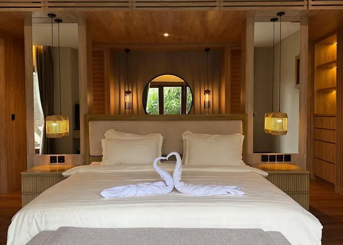 Ferienhaus Family Haven 6br Luxe In Berawa, Canggu