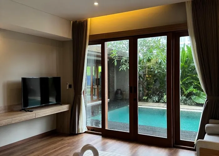 Family Haven 6br Luxe In Berawa, Ferienhaus Canggu