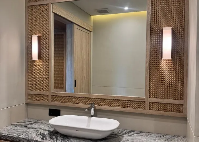 Family Haven 6br Luxe In Berawa, Ferienhaus Canggu