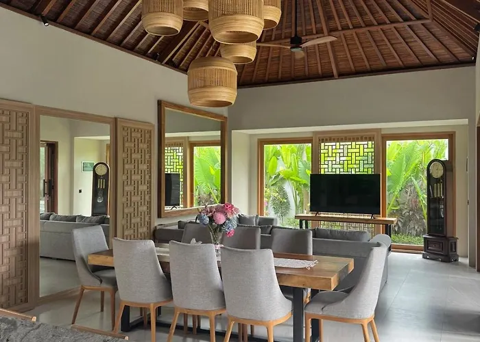 Family Haven 6br Luxe In Berawa,