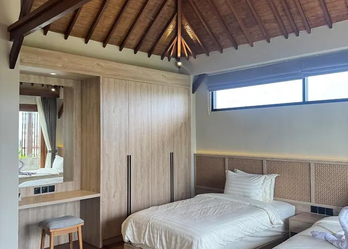 Family Haven 6br Luxe In Berawa, Ferienhaus Canggu