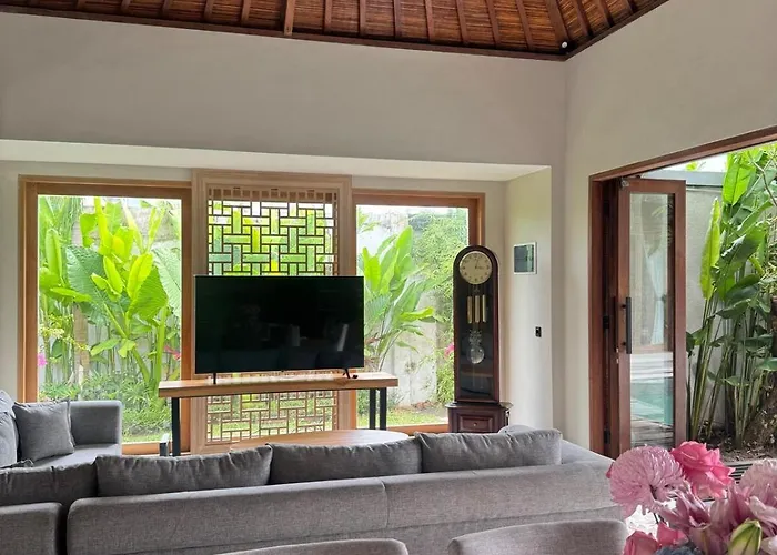 Family Haven 6br Luxe In Berawa,