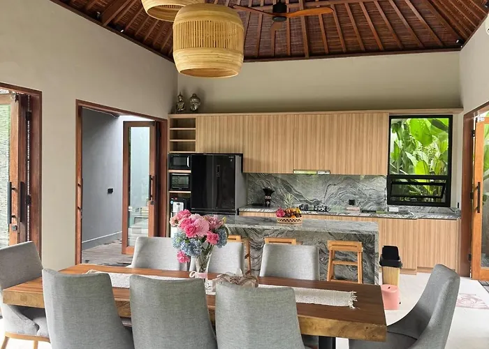 Family Haven 6br Luxe In Berawa, * Canggu